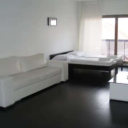 Kings Apartments *