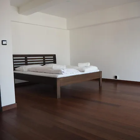 Kings Apartments Apartment